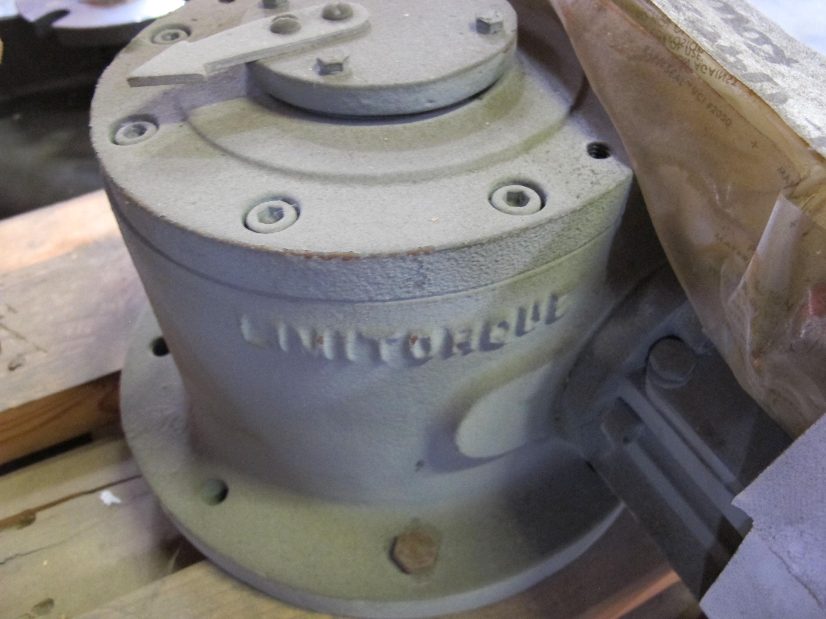 LOT TO INCLUDE: (4 BOXES, 2 PER BOX) KINGSBURY INC THRUST SHOES, OPERATOR, MANUAL KIND. VITON SEALS AND ELECTRIC ACTUATOR ADAPTER TYPE HOBC, (1) COUPLING, (1) COUPLING. TROLLEY WHEEL AXLE AND FLOATING SHAFT, 1ST HUB BORE 4.6215" (+0.0015"/-0.0000"), 1-1/4" X 5/8" KEYWAY, 2ND HUB BORE 3.9975" (+0.001"/-0.000"). LOADING & HANDLING FEE $15-4606
